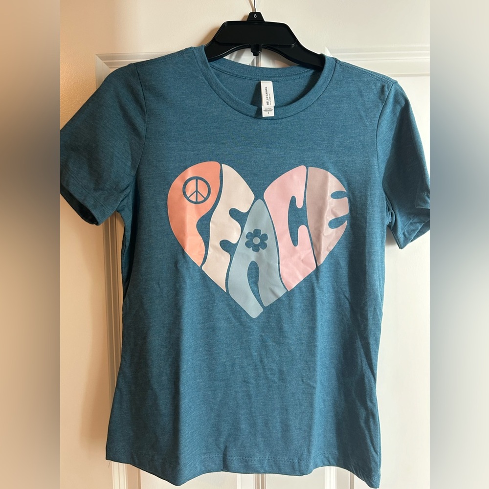 Peace t-shirt size Small